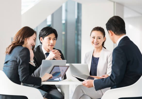 戦略から実行まで一貫した支援